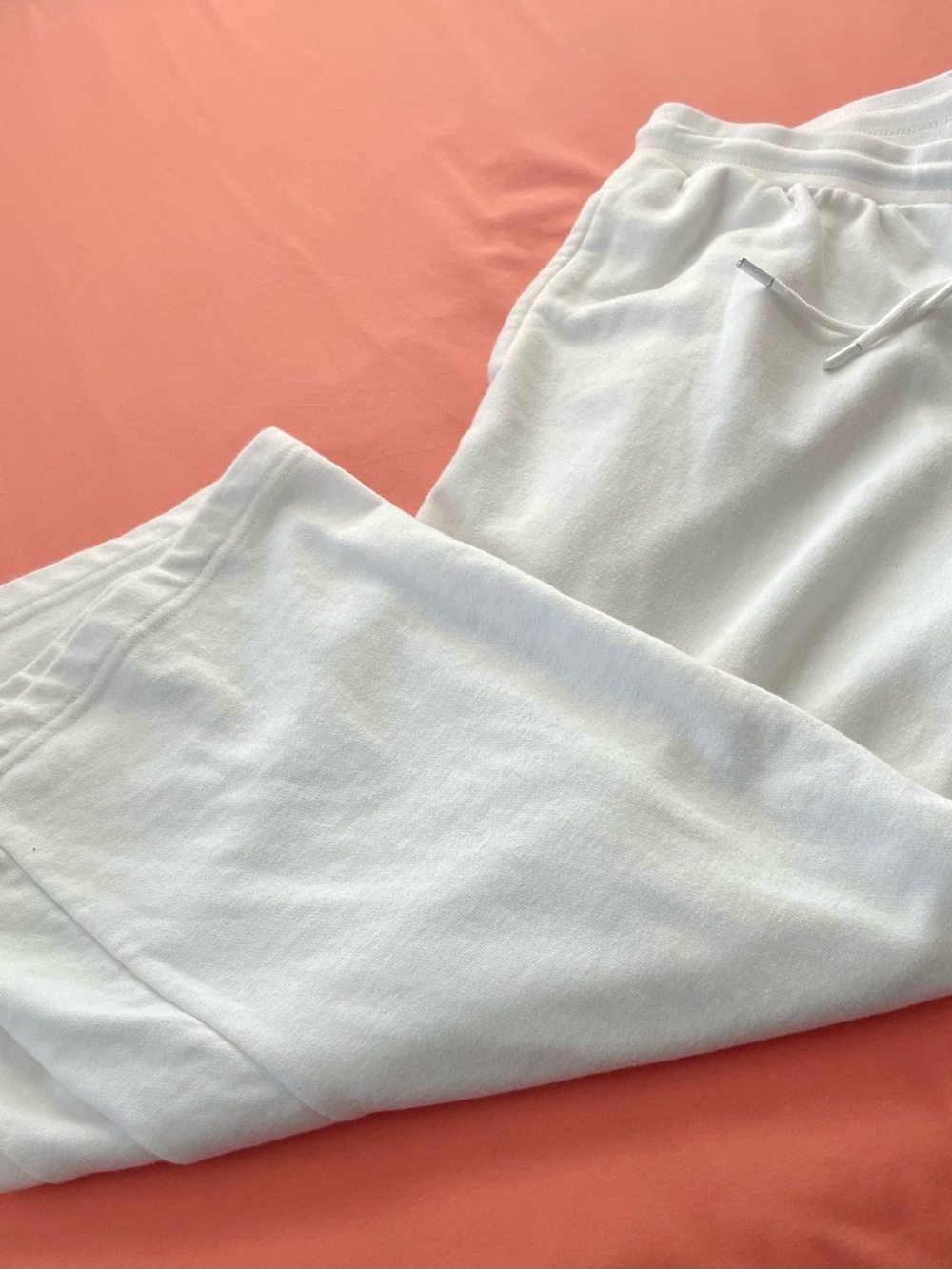 White Drawstring Cropped Lounge Pants - Picture 5 of 5